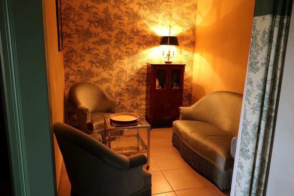 B&B Manoir Du Clos Clin Pleurtuit Oda fotoğraf