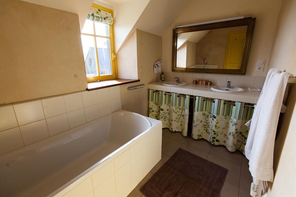 B&B Manoir Du Clos Clin Pleurtuit Oda fotoğraf